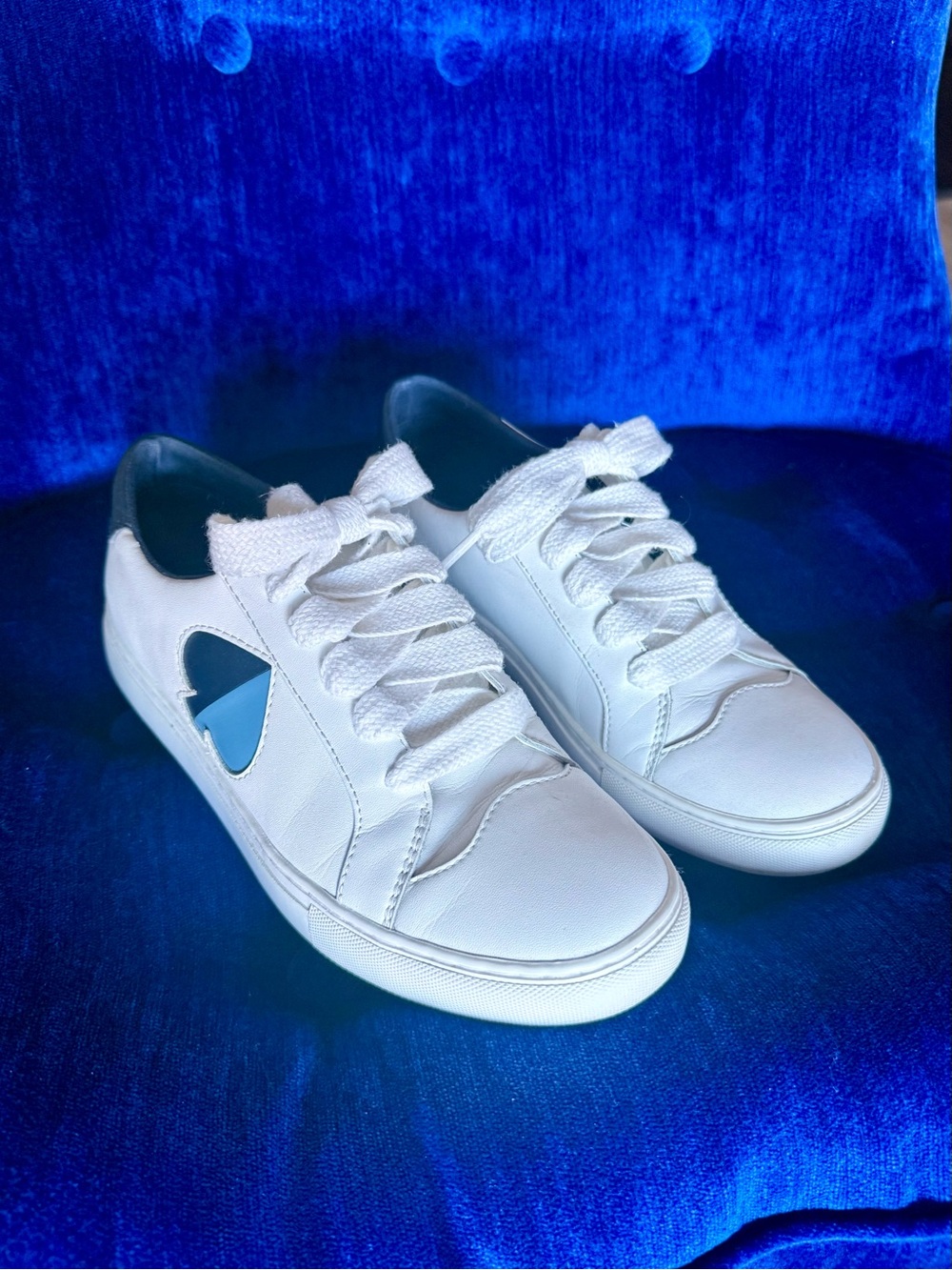 Kate Spade Women’s “Fez” White Casual Lace-up Sneakers • Size 8